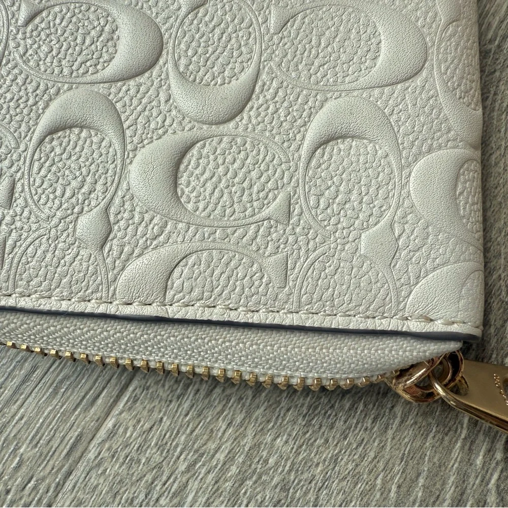 Coach White Embossed Wallet - Picture 12 of 12